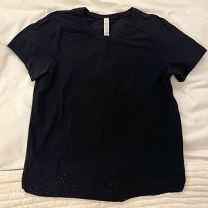 ⭐️LULULEMON⭐️ black top! Open-back. Size 6 (small-medium).